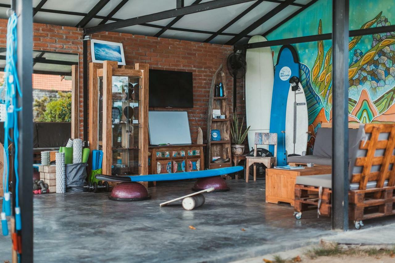Big Brother Surf Inn Canggu Exterior foto