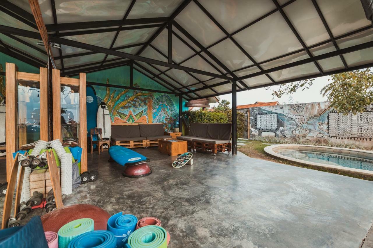Big Brother Surf Inn Canggu Exterior foto