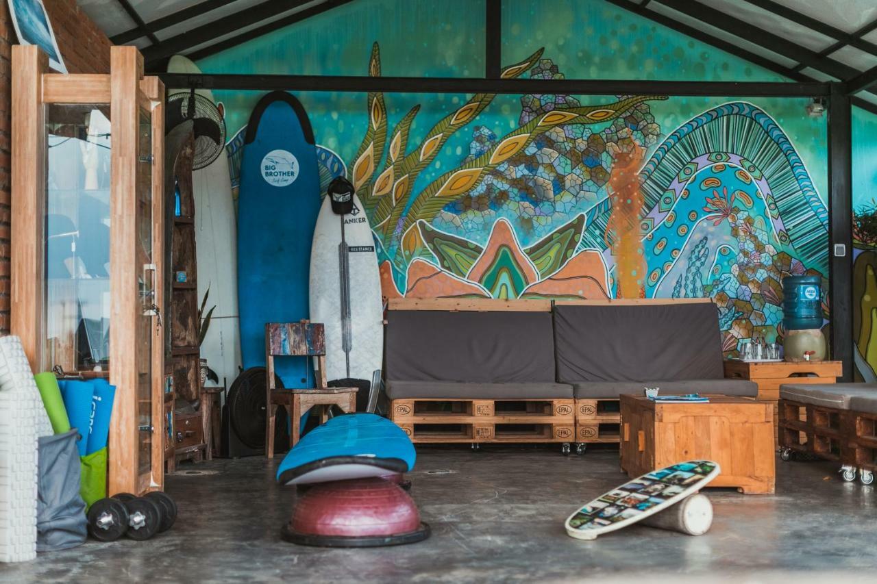 Big Brother Surf Inn Canggu Exterior foto